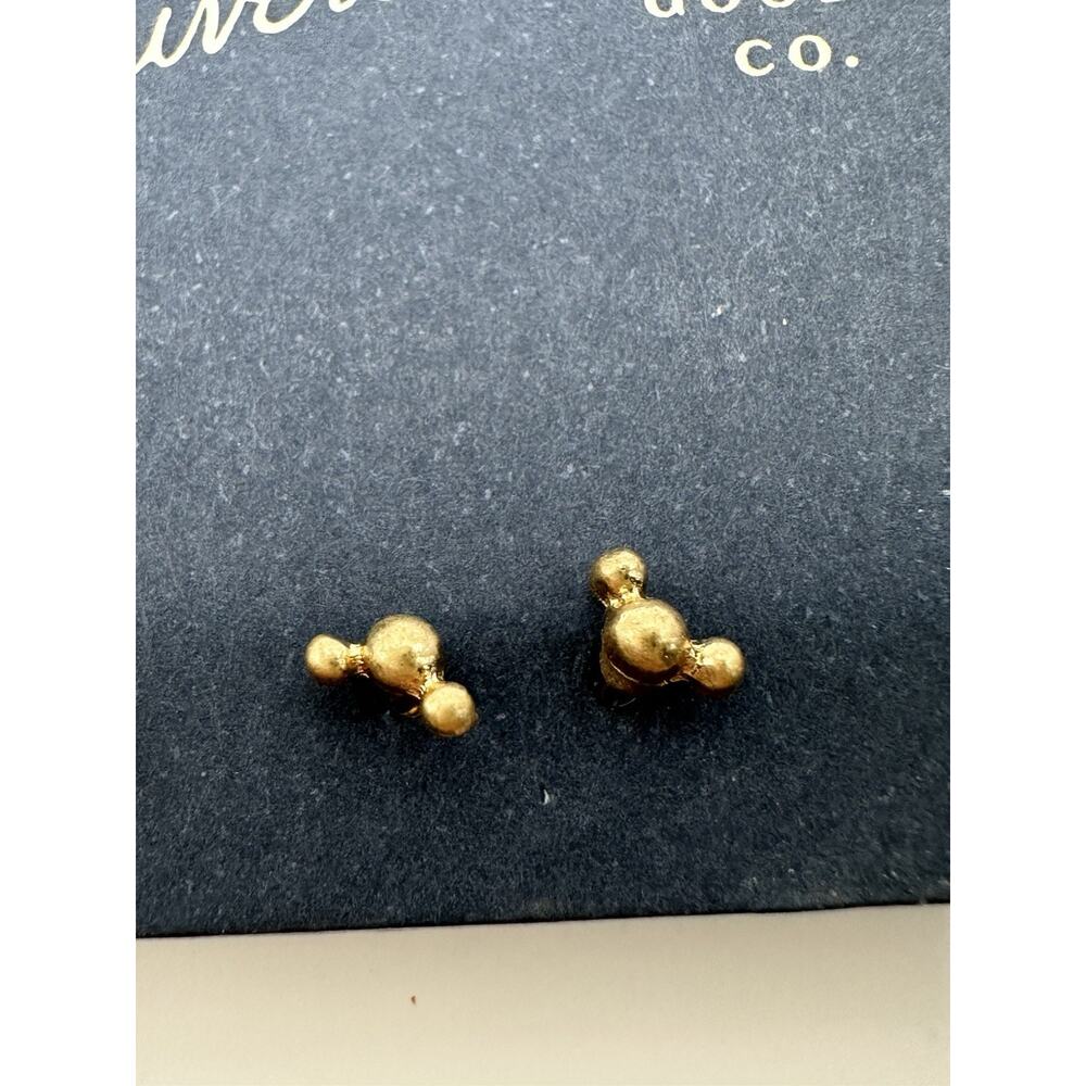 Set Of 2 Universal Thread Stud Earrings Feathers - Picture 2 of 6